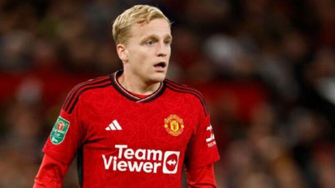 Man United outcast Van de Beek joins Frankfurt on loan deal