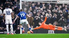 Tractor Boys secure crucial victory, denting Blues' title hopes.