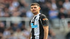 Telegraph: Guimarães muốn gia nhập Arsenal nhưng vẫn chưa chắc có nên tìm cách rời đội bằng mọi giá hay không