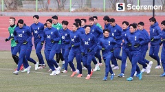 캡틴 손흥민 등 유럽파 환대 받으며 귀국, 축구대표팀도 첫 훈련 종료 '완전체'는 아직