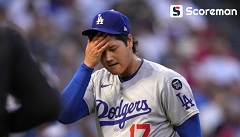 5회에도 마운드 오른 오타니, 시즌 최다실점…다저스는 4연패로 2위 추락