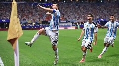 아르헨티나, 이집트 상대로 3-2 대역전승! 메시 페널티킥 실축에도 어시스트·득점으로 만회, 엔소 92분 결승골!