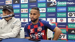 수원FC, 대전에 3-0 완승...꼴찌 탈출, 안데르손 2골 1도움