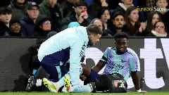 Bukayo Saka sofreu uma lesão no tendão da coxa, foi submetido a uma cirurgia e deve ficar afastado por dois meses