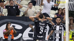 Pedro Raul brilha com a "lei do ex", e Ceará derrota o Vasco, colando nos líderes do Brasileirão