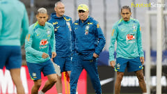 Ancelotti planeja mudanças na seleção e testa formação com até quatro atacantes contra o Paraguai