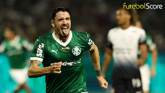 Palmeiras começa avassalador, derrota Corinthians e assume a liderança do Brasileirão