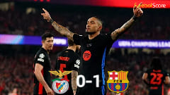 Raphinha brilha, Barcelona derrota o Benfica com um jogador a menos e larga na frente no Champions