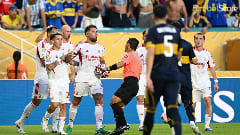 Boca Juniors quase rompe jejum histórico, mas sofre gol de Otamendi no final e empata com Benfica no Mundial de Clubes