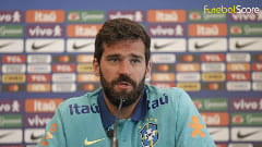 Alisson elogia impacto de Ancelotti na seleção e foca em vaga antecipada para a Copa: 'Jogar bem é ser objetivo'