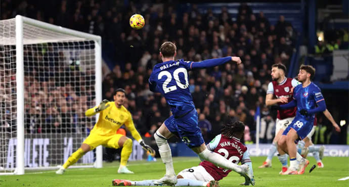 Chelsea derrota o West Ham e entra no top 4 da Premier League