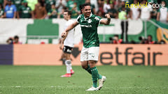Vitor Roque brilha, Palmeiras vence Vasco e assume liderança do Brasileirão