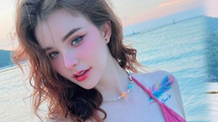 เจสซี่ วาร์ด อวดผิวขาวออร่าริมเกาะล้าน ในชุดบิกินี่สีชมพู
