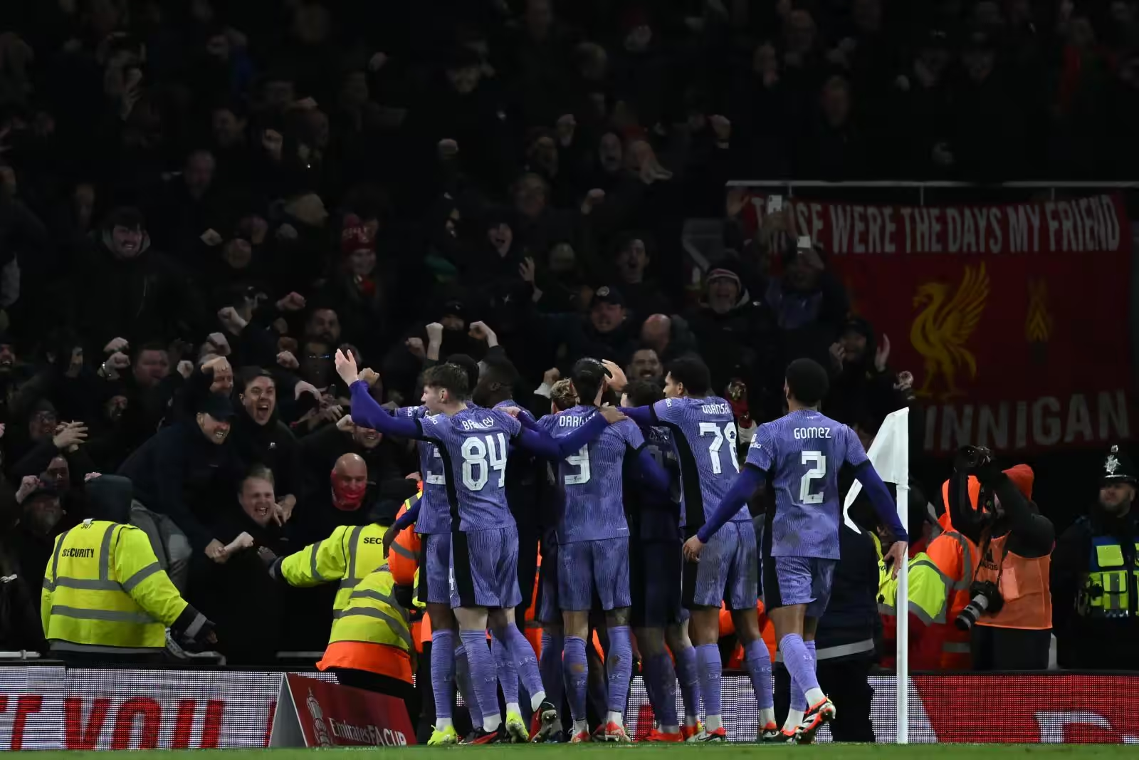 ทำไม ลิเวอร์พูล สวมชุดแข่งสาม เกมบุกชนะ อาร์เซน่อล ศึกเอฟเอ คัพ รอบ 3