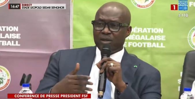 Lùm xùm Senegal: Chủ tịch nói bác sĩ đội tuyển là bác sĩ phụ sản, bị phản bác dữ dội