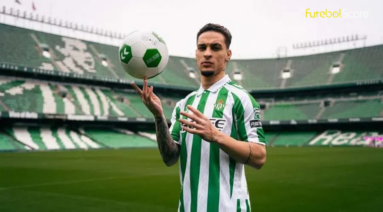 Betis faz cálculos e planeja manter Antony, mas salário elevado dificulta o sonho