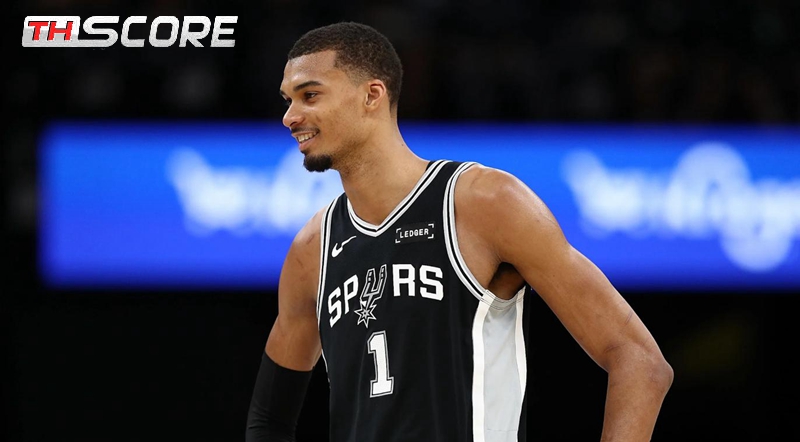 ​วิคเตอร์ เวมบันยามา มีสิทธิ์ลุ้น MVP และรางวัลอื่นๆ หลังลงเล่นครบ 65 เกมแม้เจ็บซี่โครง