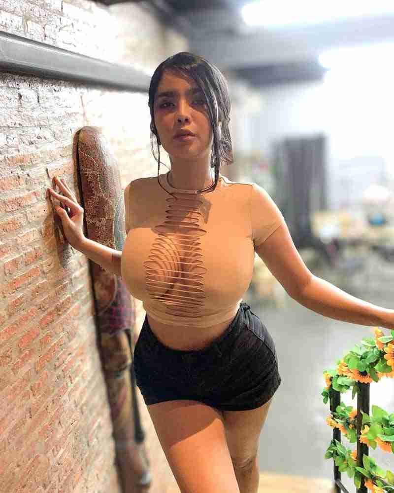 เนย ญาณิศา 700 ซี.ซี. ขวัญใจ OnlyFans ระเบิดคลังความแซ่บ !!
