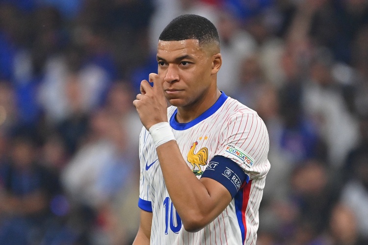 Deschamps: Đội tuyển Pháp luôn mạnh hơn khi có Mbappe trong đội hình.