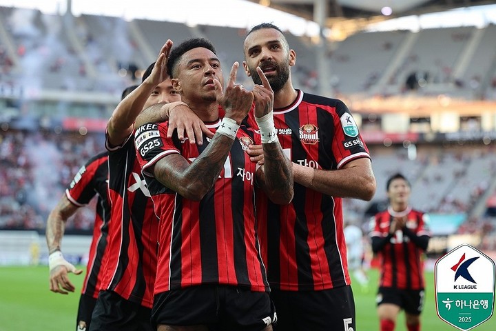 FC서울, 포항 4-1 완파하고 6위로 도약