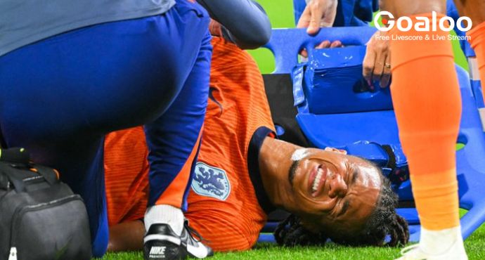 Aké Forced Off with Muscle Injury in Dutch National Team Match