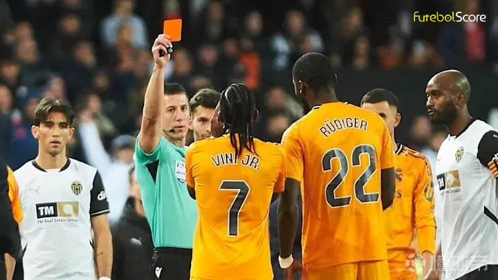 Vinicius Jr. recebe punição e perderá dois jogos do Real Madrid na LALIGA