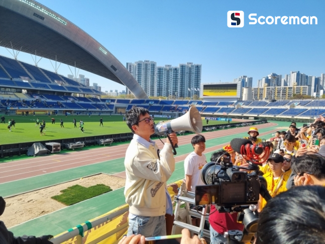 '2경기 출장 정지' 광주FC 이정효 감독, 9일 대구전서 '팬 사인회' 연다