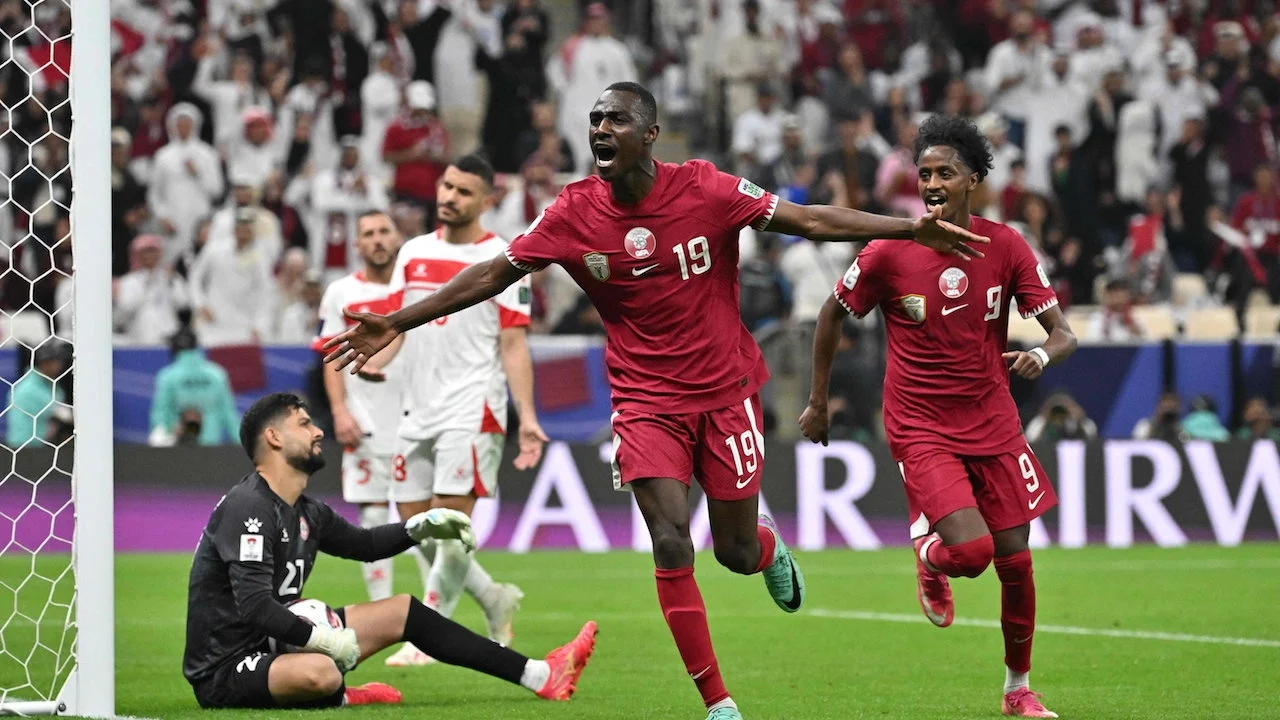 เจ้าภาพประเดิมสวย 