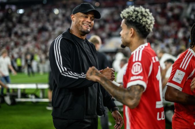 Các đội hạt giống top 8 giai đoạn league của Champions League: chỉ Bayern giành chiến thắng ở lượt đi vòng 1/8