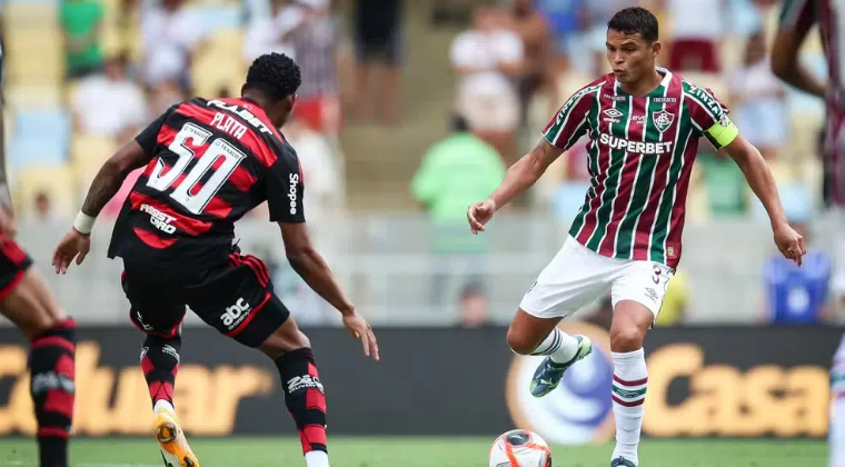 Guga culpa o gramado duro do Maracanã pela lesão de Thiago Silva no Flamengo: 'É difícil jogar num jogo assim'