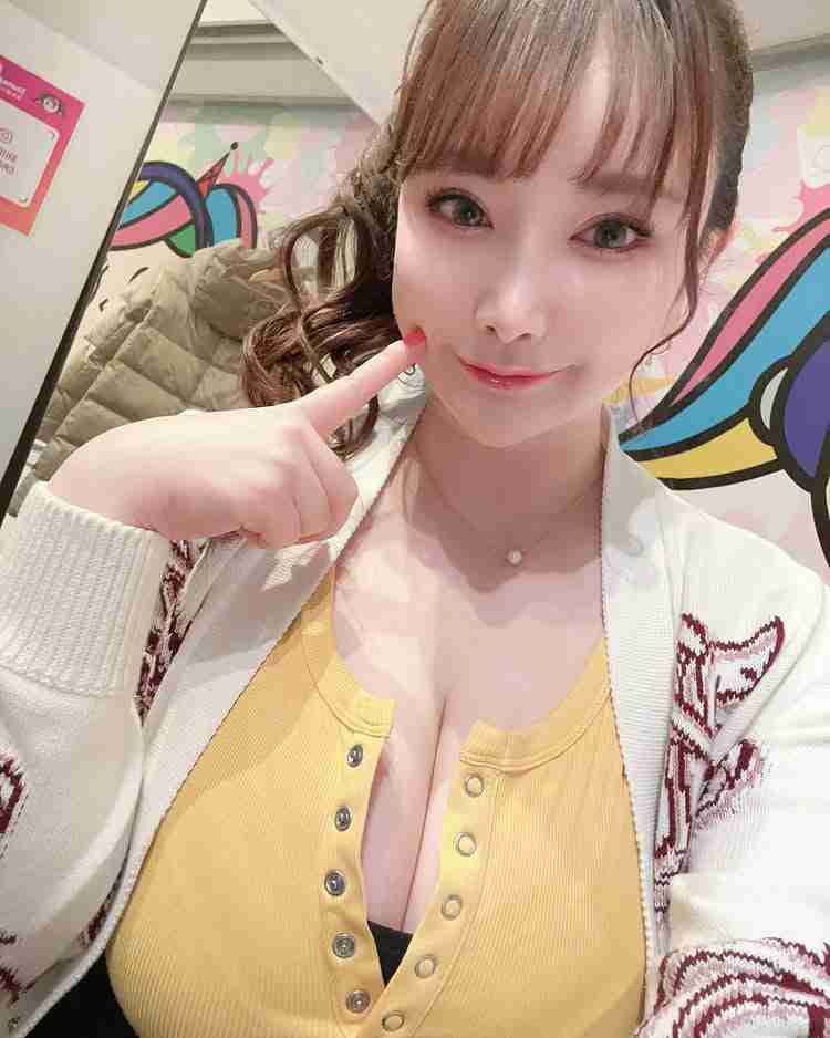 ฮิมาริ นางเอกน้องใหม่สุดฮอต ที่มาพร้อมไฟหน้าขนาดมหึมา คัพ Q