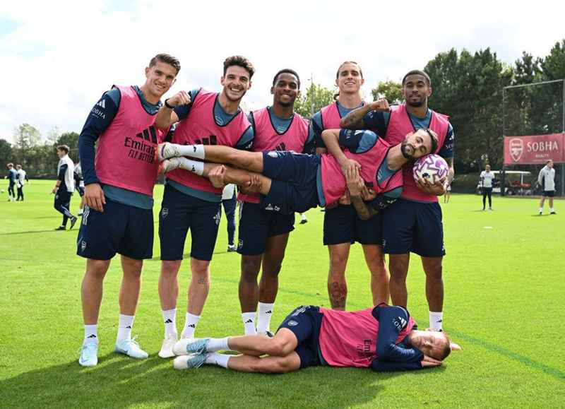 ​แกลเลอรีการฝึกซ้อม: เตรียมพร้อมสำหรับเกมที่แอนฟิลด์