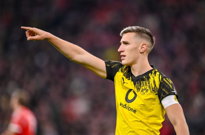Barca theo dõi Schlotterbeck Dortmund hét giá tối thiểu 50 triệu euro