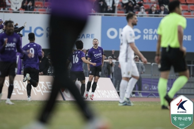 안양FC, 창단 첫 K리그1 홈 승리... 토마스 '결승 골'