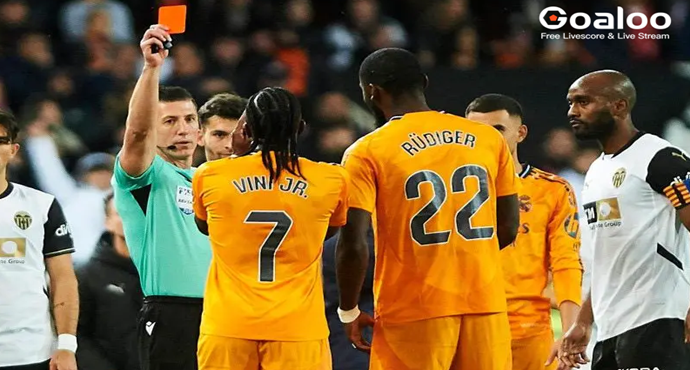 Multiple Western media outlets: Vinicius to be banned for 4 games after receiving red for shoving goalkeeper at Valencia