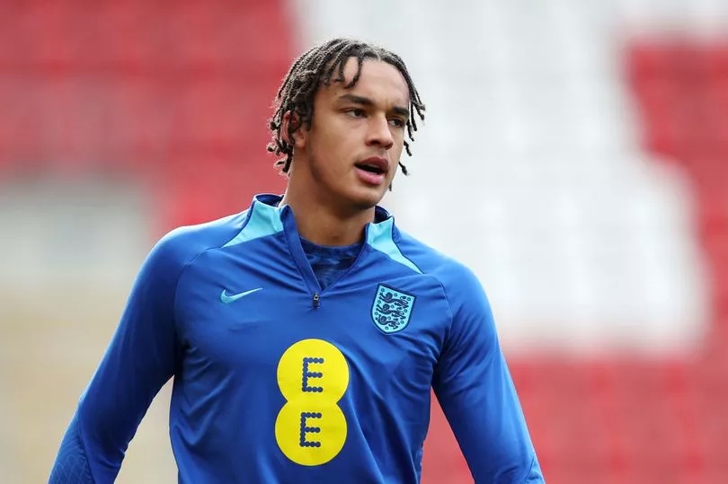 ​ทางการ！ท็อตแนม ฮ็อตสเปอร์ ประกาศปล่อยตัว แอชลีย์ ฟิลลิปส์ ไปร่วม พลีมัธ ด้วยสัญญายืมตัวอย่างเป็นทางกา