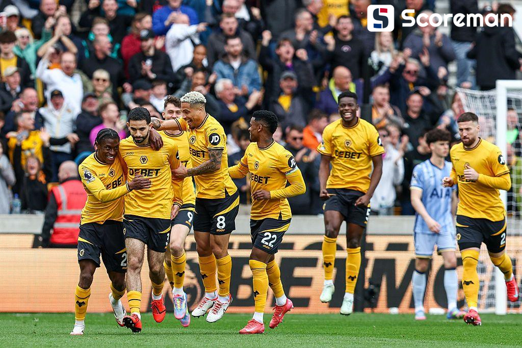 토트넘, 울버햄튼에 2-4 완패…손흥민 결장, 황희찬 교체 출전