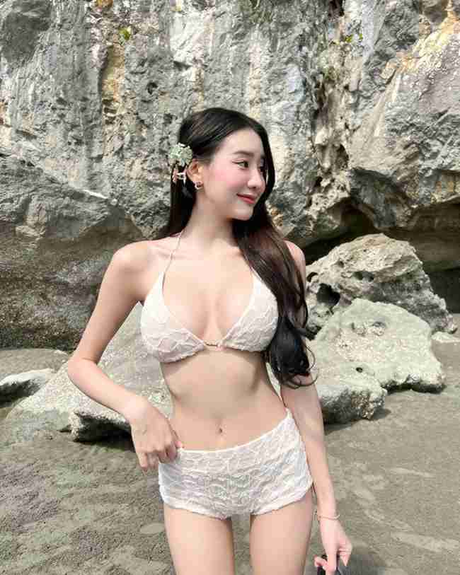 แป้งพัฟ ดลยา จิตสะอาด ทำชาวเน็ตตาลุกวาวทั้งโซเชียล หลังเผยภาพตอนใส่ชุดบิกินี่