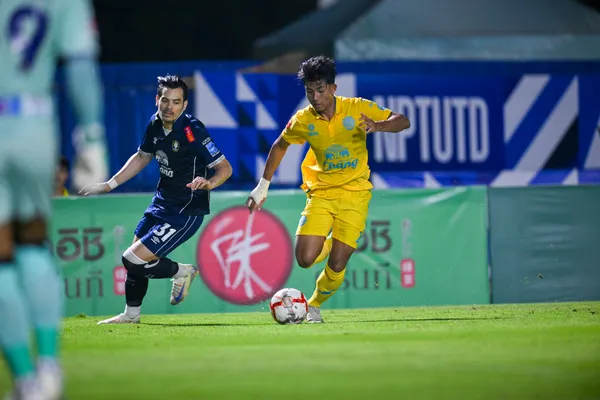 บุรีรัมย์บุกแซงดับนครปฐม 3-1 ยึดจ่าฝูงไทยลีกเหนียวแน่น