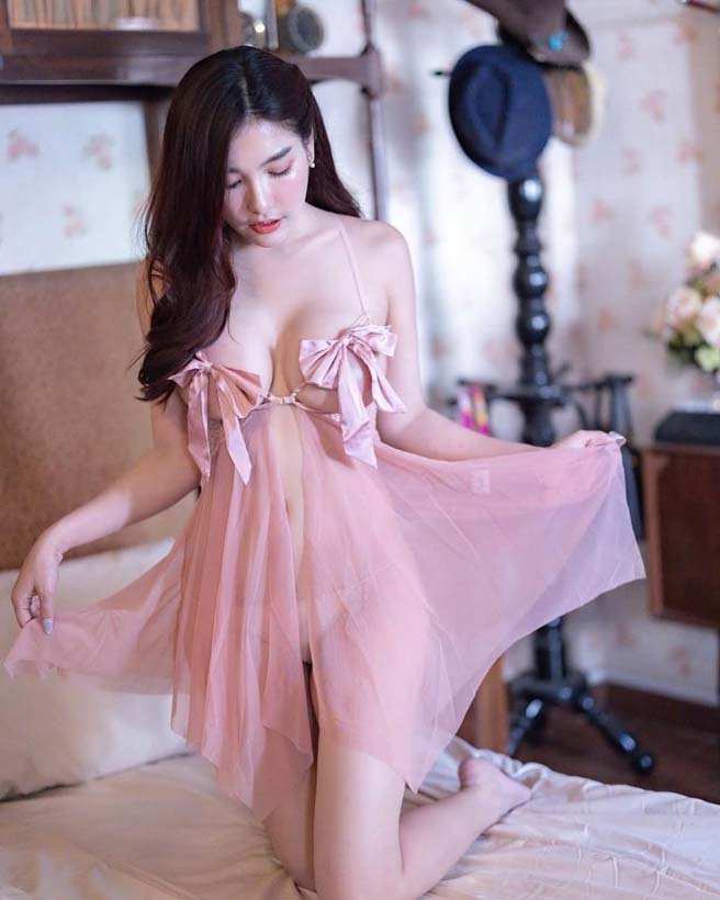 ใบเฟิร์น กุลธาดา ไอดอลสุดฮอต ส่งแฟชั่นสุดหวิว ส่งท้ายเดือนแห่งความรัก !