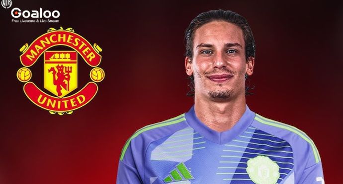 Manchester United Eye Goalkeeping Shake-Up with Marco Carnesecchi Move