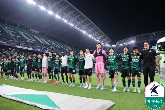 전북, 수원FC에 '0-2→3-2' 역전승…15경기 무패