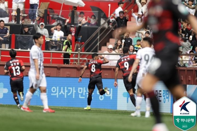 포항, 서울에 1-0 승리...오베르단 결승골