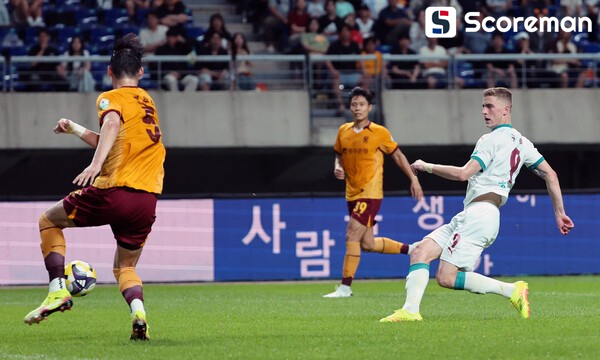 대전, 광주와 2-2 무승부...2위 유지