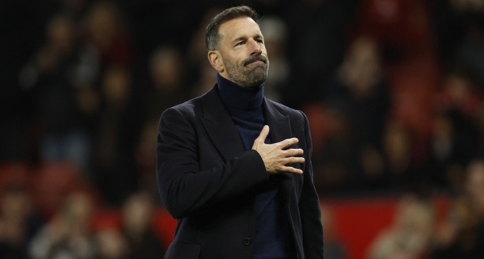 อาจจะถูกวิจารณ์หรือ ฟาน นีสเตลรอย: ไม่คิดมาก เราต่างทำหน้าที่ของตัวเอง