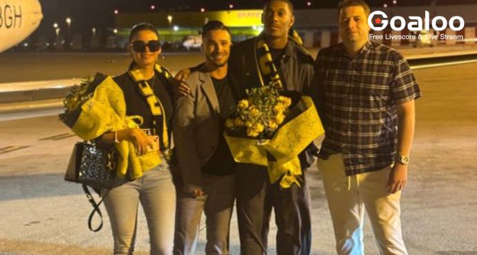 Martial Completes Move to AEK Athens