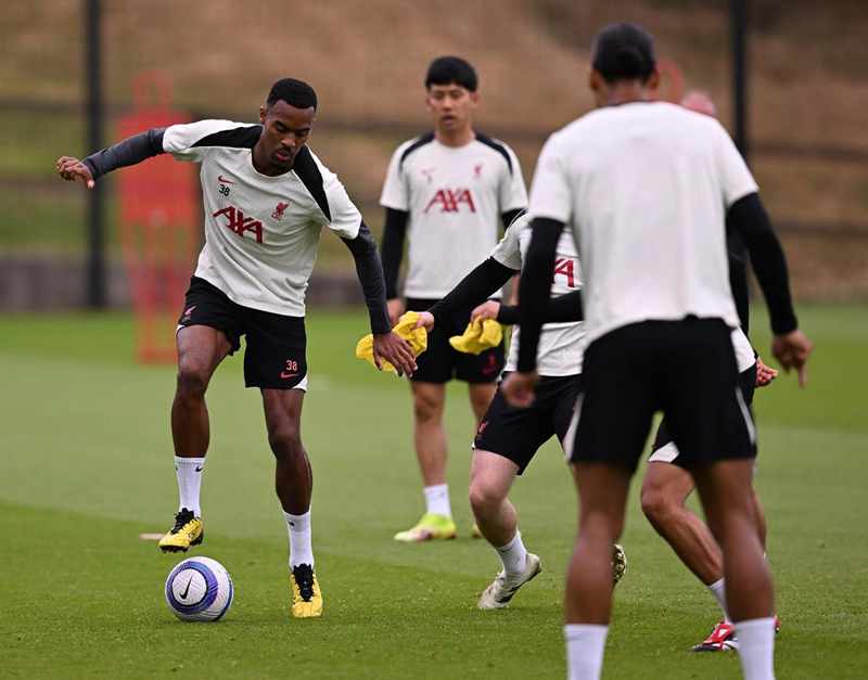 ภาพการฝึกซ้อม: ลิเวอร์พูลเตรียมพร้อมสำหรับเกมสุดท้ายที่แอนฟิลด์พบกับคริสตัล พาเลซ