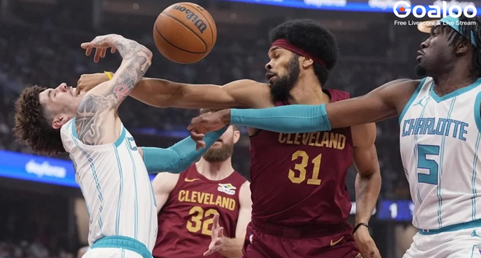 Darius Garland scores 25 points, NBA-leading Cavaliers beat Hornets 115-105 for 10th straight win