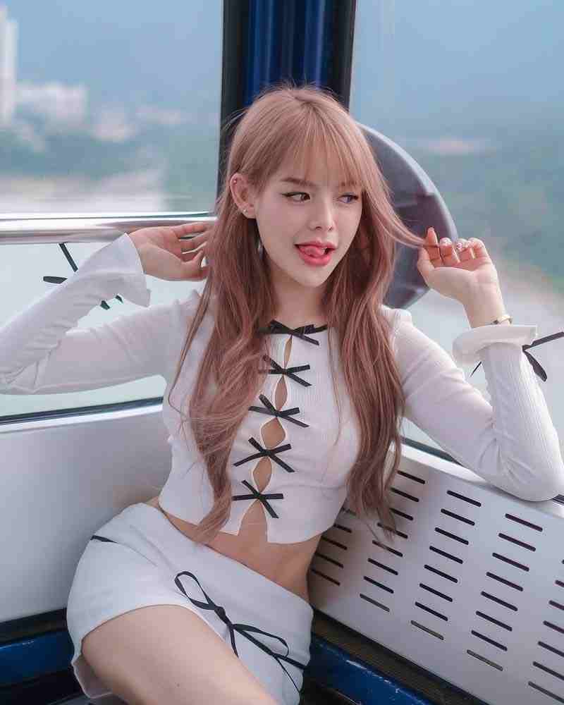 มิ้วส์ อรภัสญาน์ สาวเซ็กซี่ที่สามารถสวมใส่ได้ทุกสไตล์