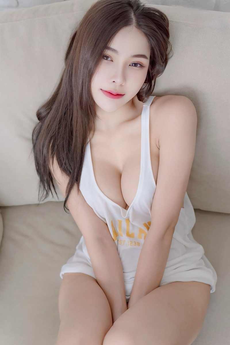 ลูกหมี กวินธิดา อวดสัดส่วนชวนเซ็กซี่ ขยี้ใจหนุ่ม ๆ ทั้งโซเชียล